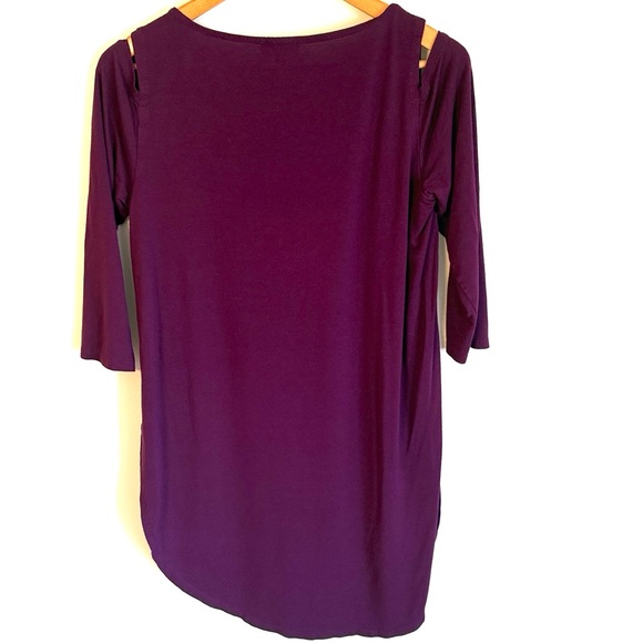 The Limited Women's Cold Shoulder Cut-Out Top Maroon - Picture 2 of 6